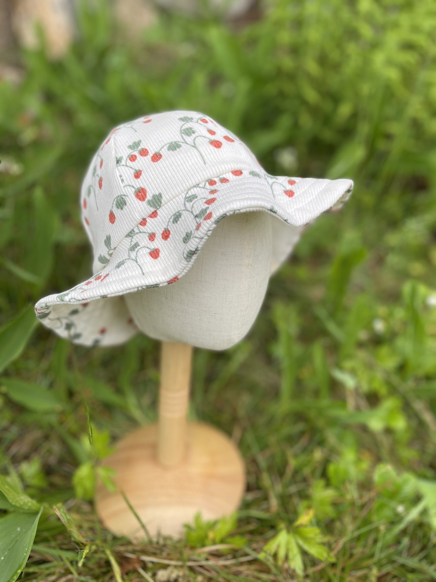 Symönster Solhatt Stl 46, 48, 50, 52
