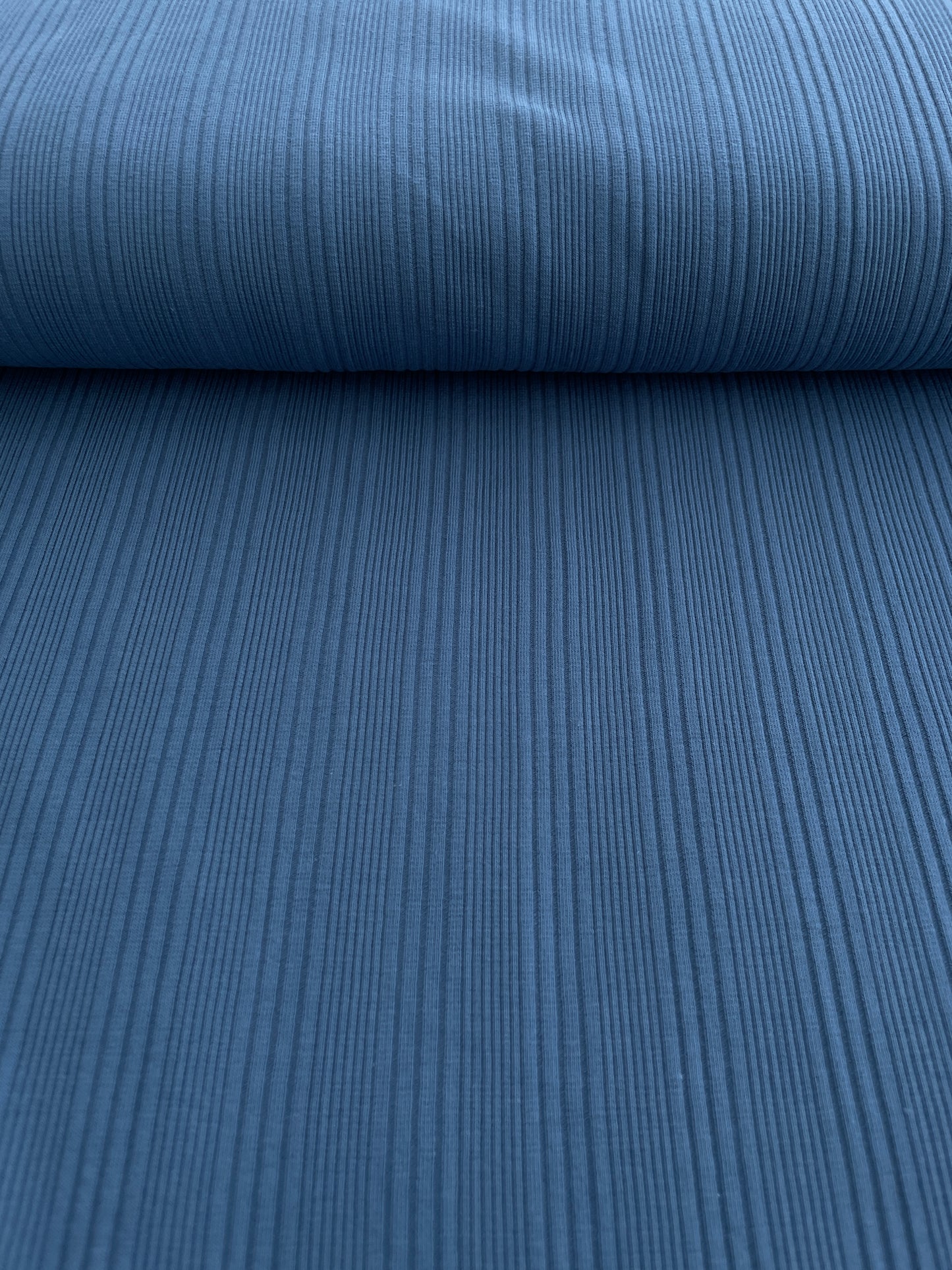 Ribbad Jersey Oregelbunden Dark Jeans