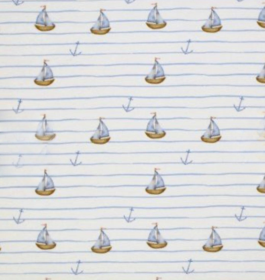 Trikåtyg randig m segelbåtar