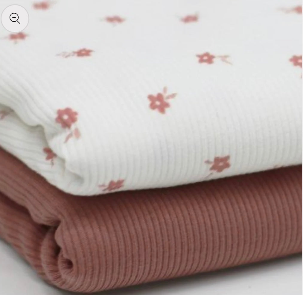 Mönsterkit Mössa, ribbad jersey välj mellan fjärilar, småblommig eller små hjärtan