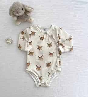 Omlottbody med små rävar