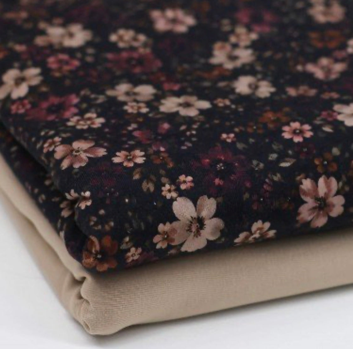Trikåtyg Dark flower Bordeaux