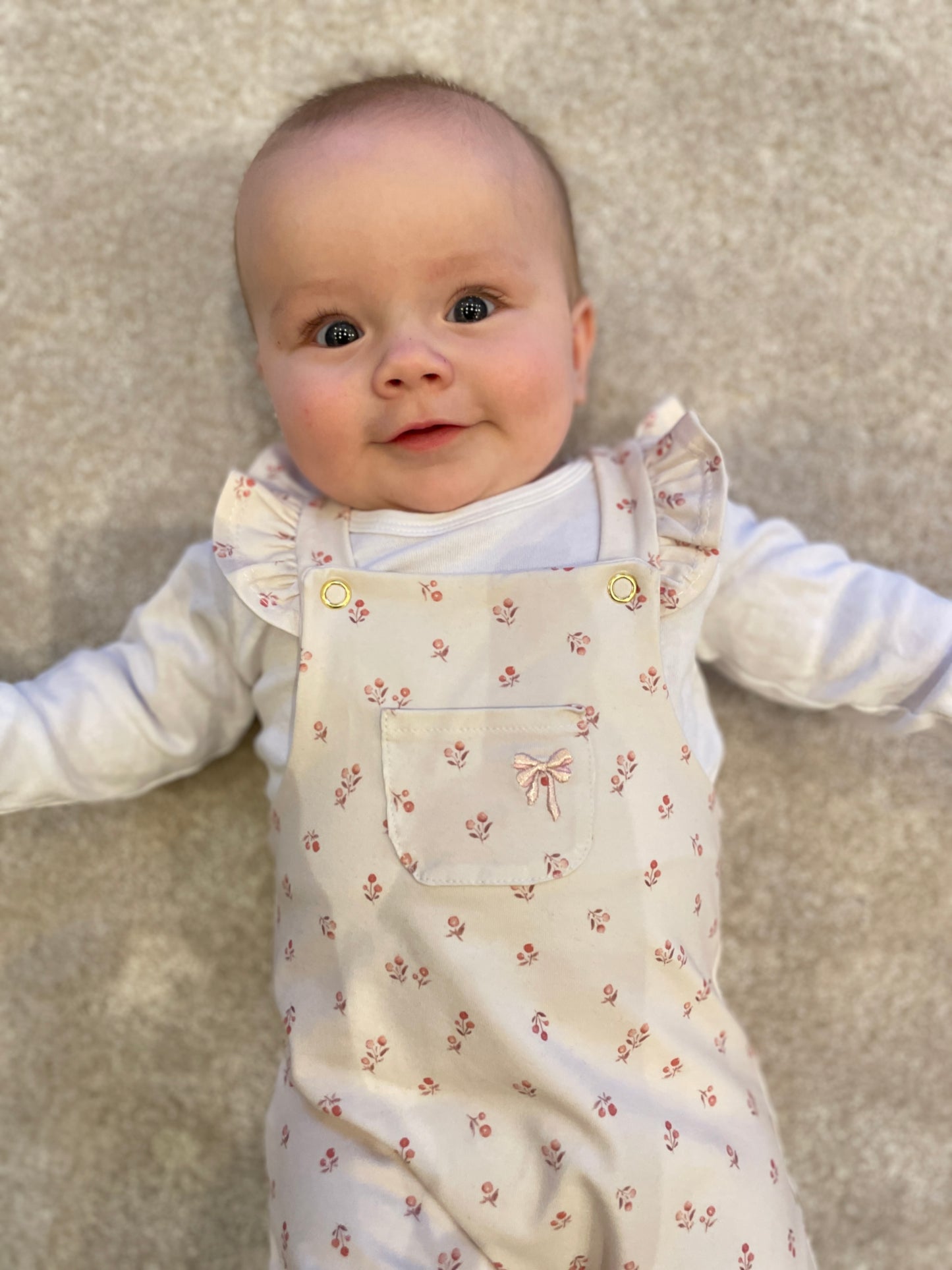 Symönster - Hängselbyxan Lilly Stl 50, 56, 62, 68, 74, 80