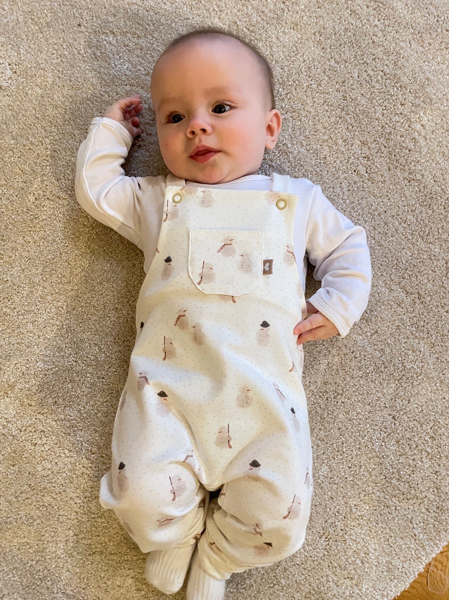 Symönster - Hängselbyxan Lilly Stl 50, 56, 62, 68, 74, 80